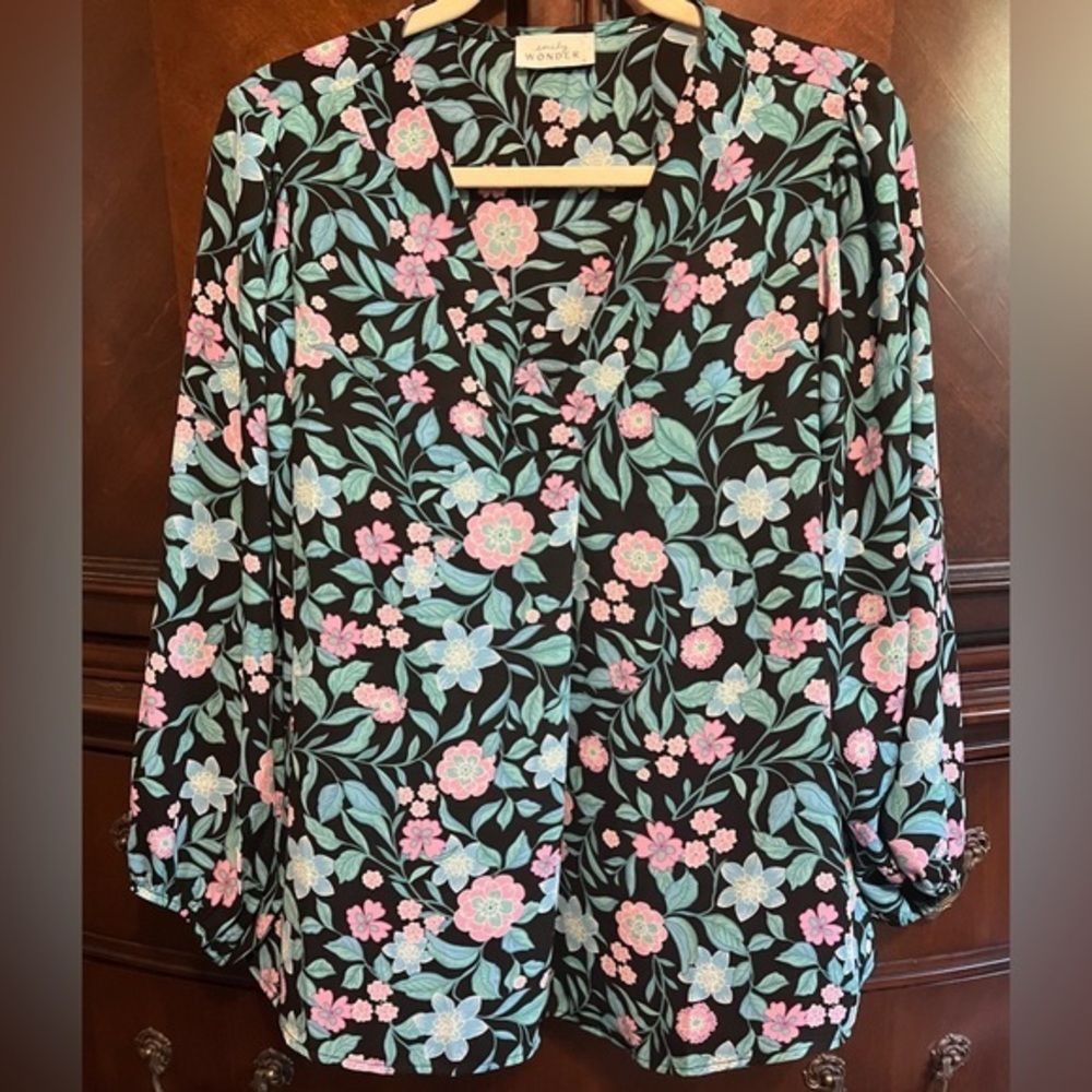 Emily Wonder Split Neck Top